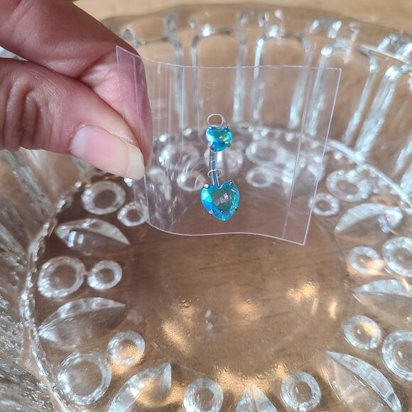 CLAIRE'S TITANIUM BELLY Button PIERCING Bar JEWELRY Blue Gem‎ Stone Heart NEW - Picture 2 of 4